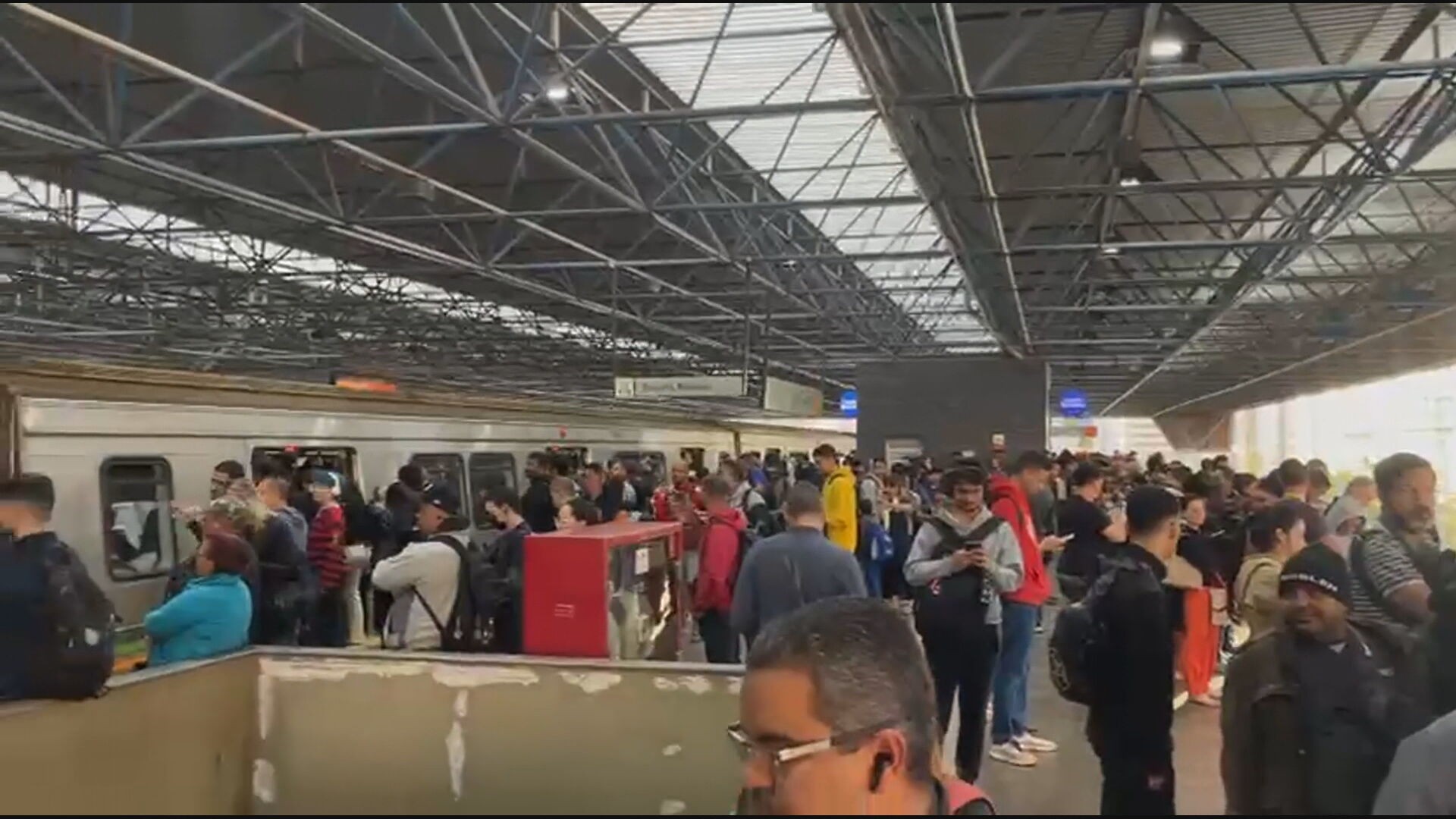 Metrô sofre atrasos na manhã desta terça (12) no DF