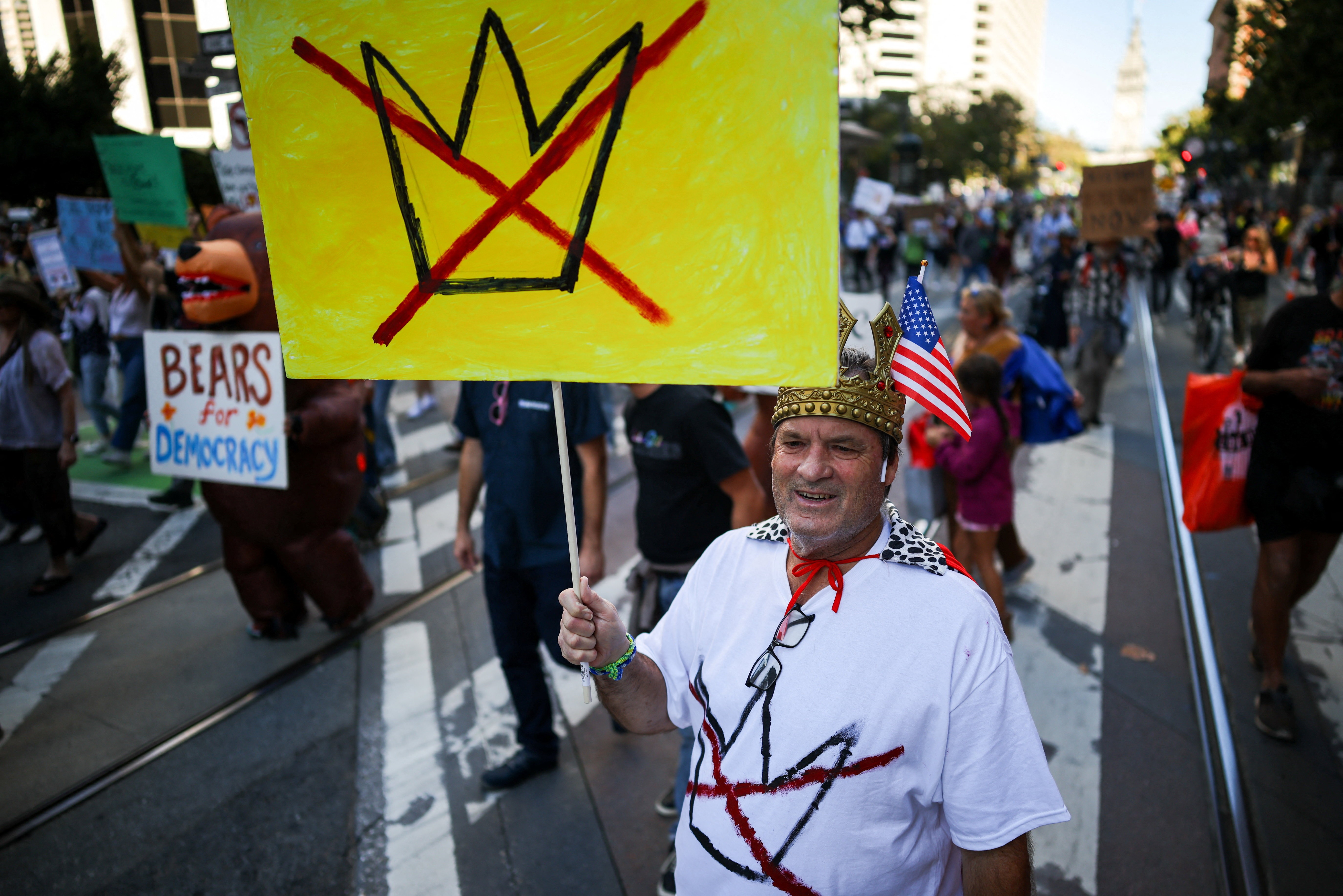 Protestos contra Trump levam clima de festa de rua a cidades dos EUA; republicanos chamam atos de 'antiamericanos'
