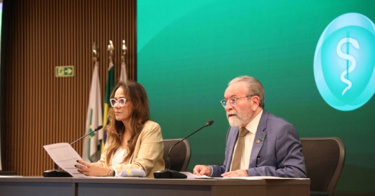 Brasil tem dois casos por dia de falsos médicos; CFM lança ferramenta para denúncias