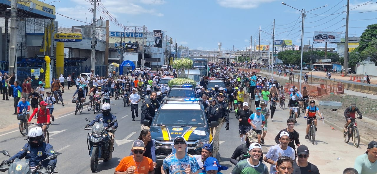 FOTOS: procissão mais longa do Círio de Nazaré percorre cerca de 50 KM pela Grande Belém