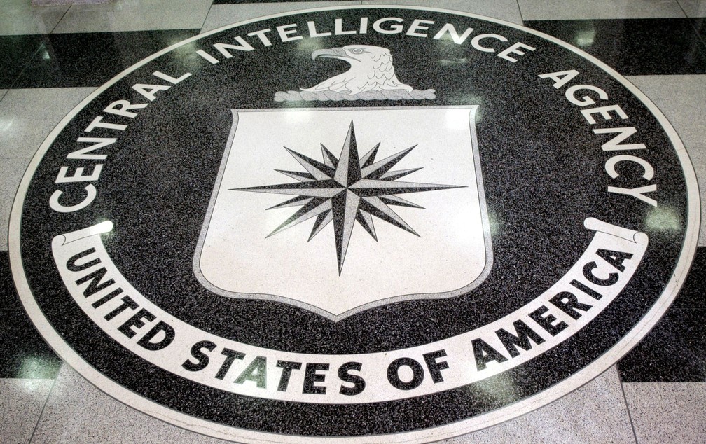 Logo da CIA, agência de inteligência americana, na sede da instituição em Langley, no estado da Virgínia — Foto: Jason Reed/Reuters