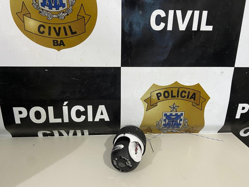 Polícia apreende câmera instalada de forma clandestina no extremo sul da Bahia — Foto: Reprodução/Polícia Civil de Eunápolis