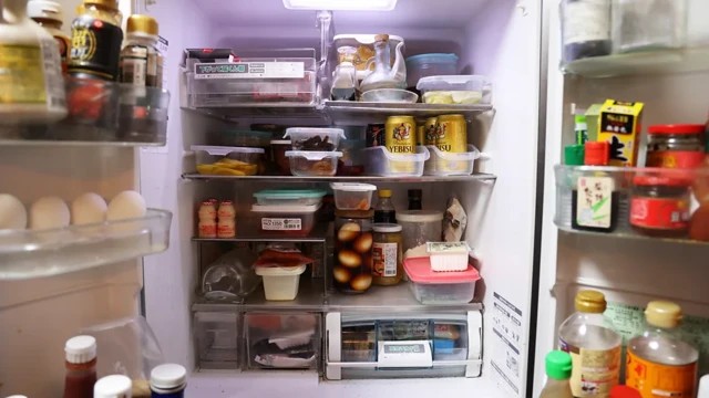 O simples método japonês para manter geladeira organizada e desperdiçar menos comida