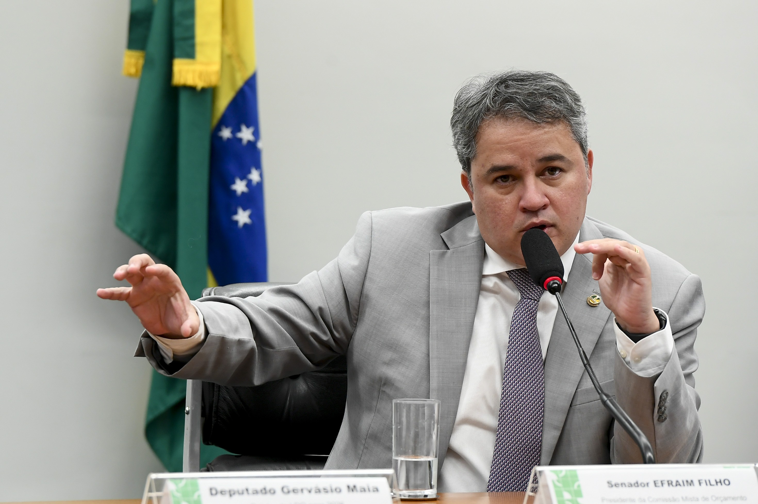 Em meio a crise com partidos da base aliada, Lula se reúne com ministros do União Brasil