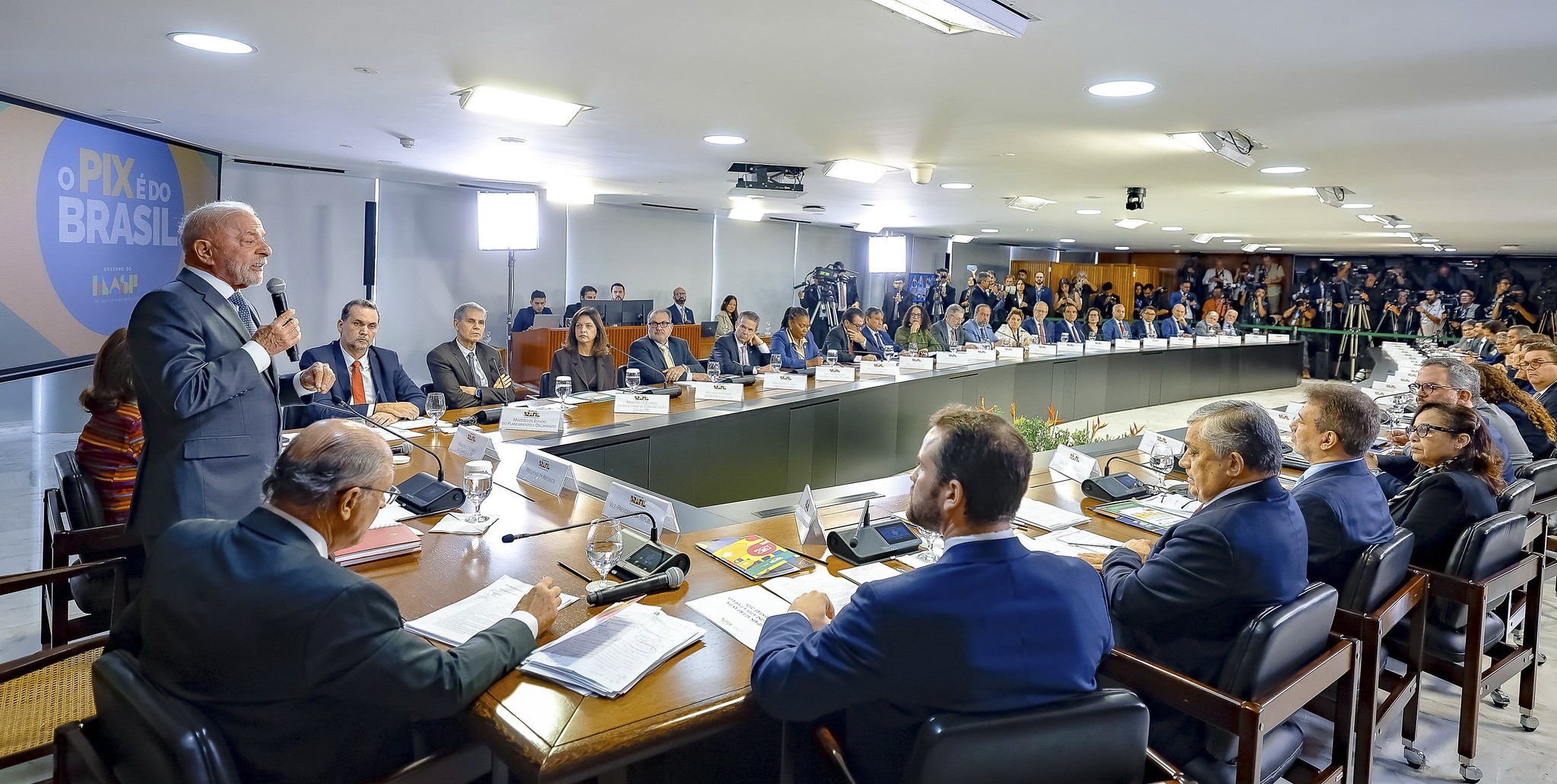 Tarifas dos EUA sobre produtos brasileiros podem chegar a 37,5% com sobretaxa adicional, diz governo