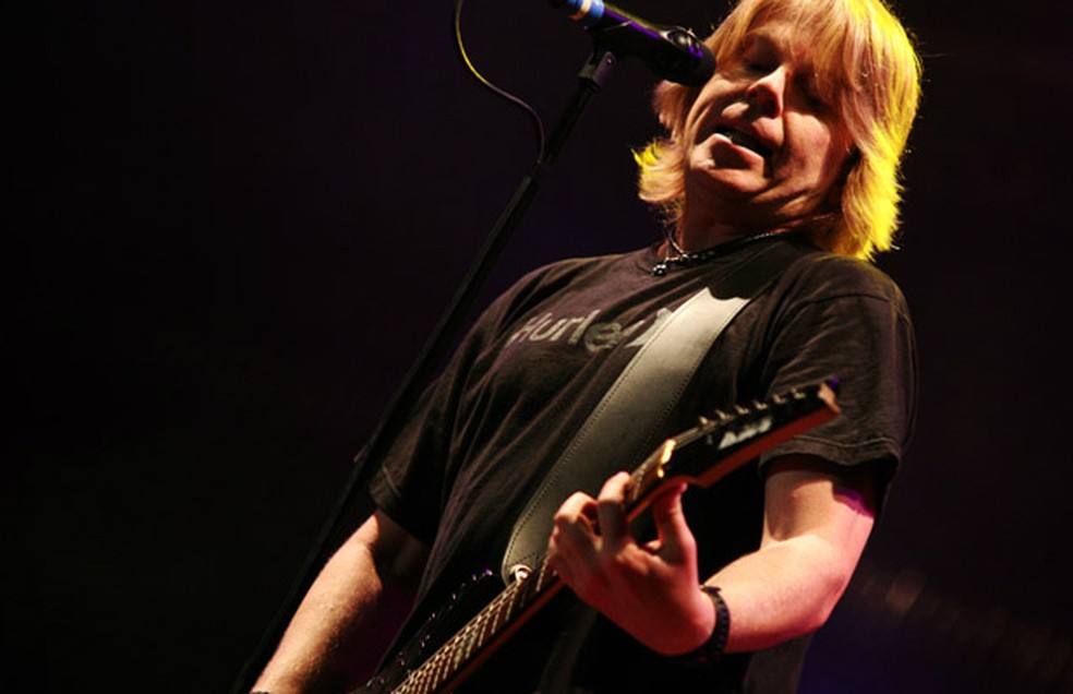 Dexter Holland, do Offspring, canta com a banda em festival paulistano em 2008 — Foto: Mateus Mondini/G1