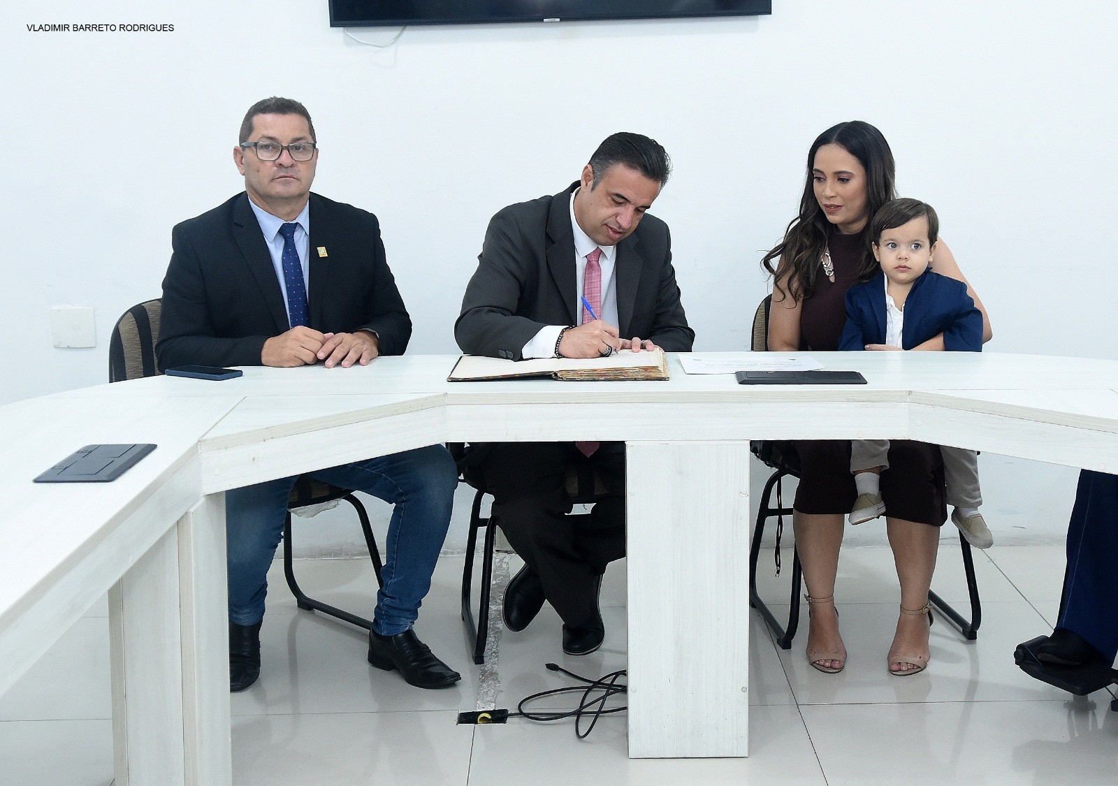 Aline Nascimento, do PP, toma posse como vereadora de Caruaru
