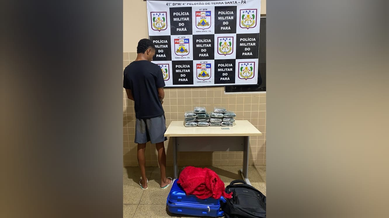 PM apreende mais de 16kg de drogas em embarcação no porto de Terra Santa e prende suspeito