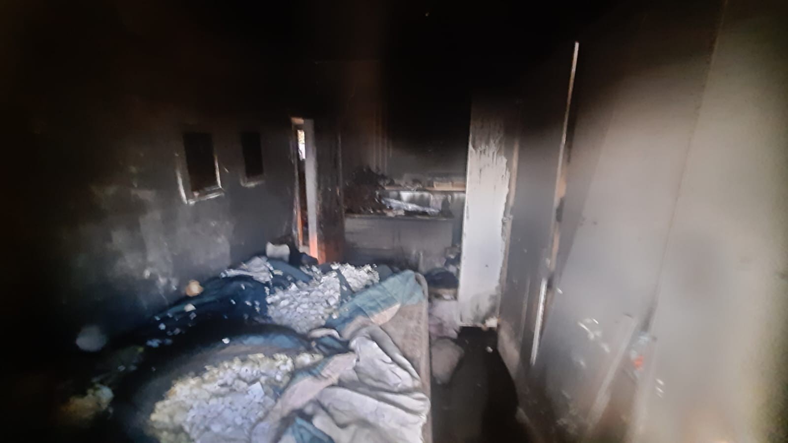 Criança de 3 anos morre após incêndio atingir casa em Dores de Campos