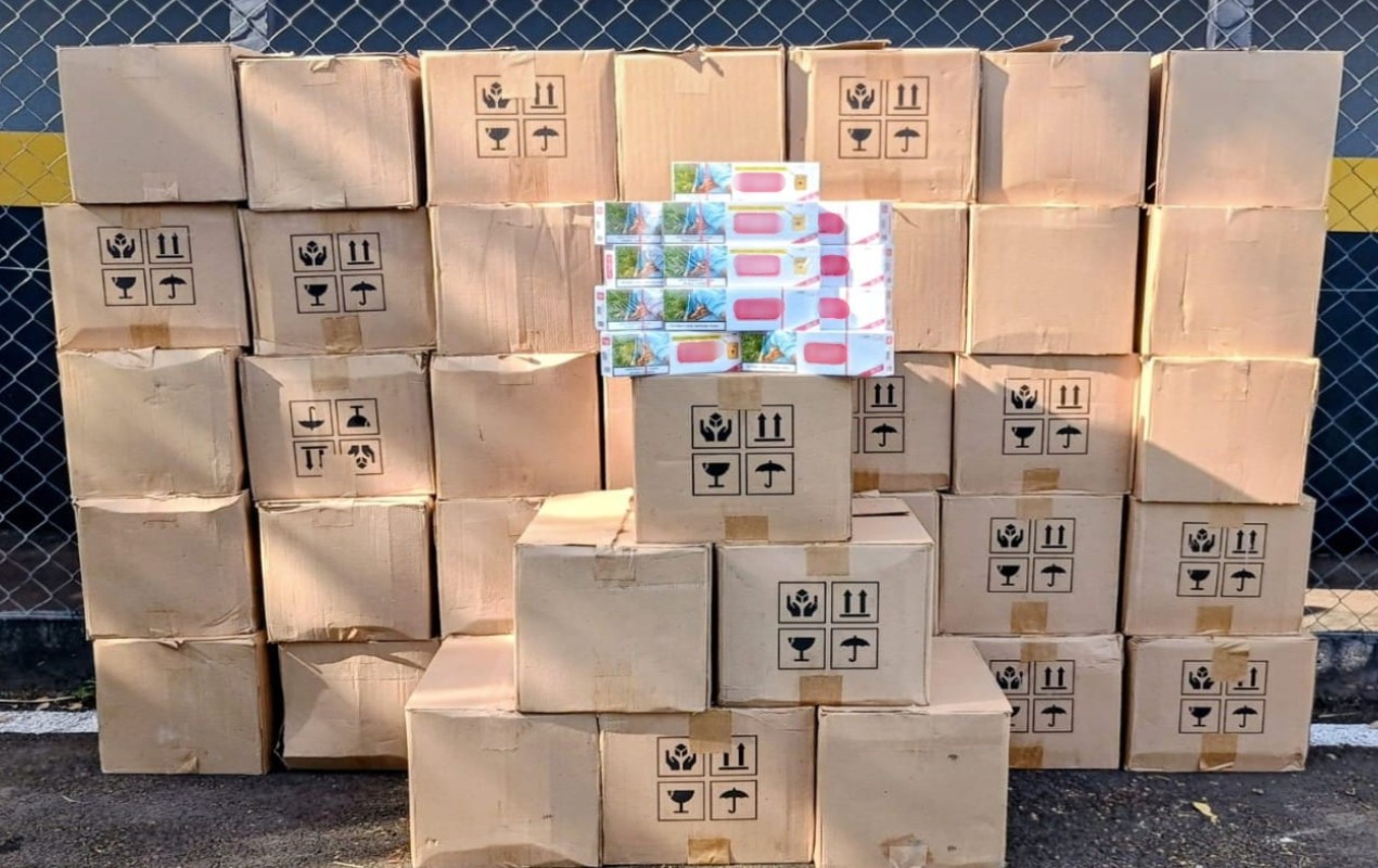 Trio é preso com mais de 40 mil maços de cigarros e cosméticos contrabandeados do Paraguai