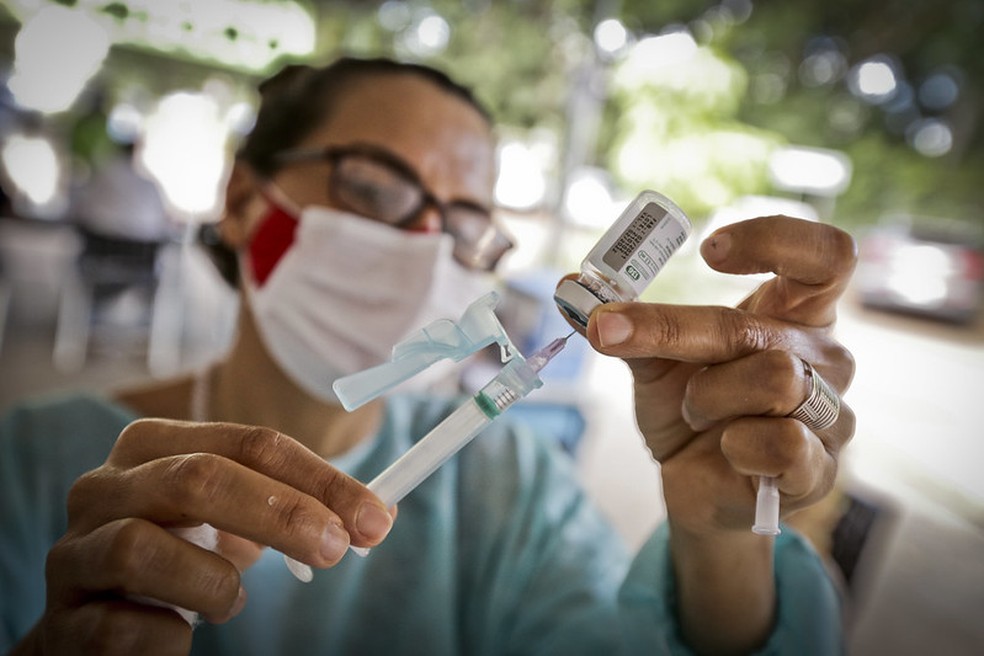 Friburgo: Vacina contra a gripe H1N1 em idosos terá 6 locais, um deles em  drive thru no Anchieta : Nova Friburgo em Foco – Portal de Notícias