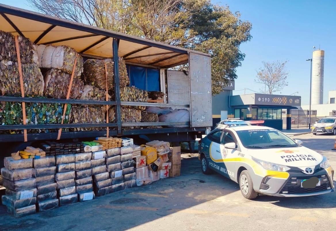 Polícia Rodoviária apreende quase uma tonelada de maconha escondida em carga de sucata em rodovia de Itu