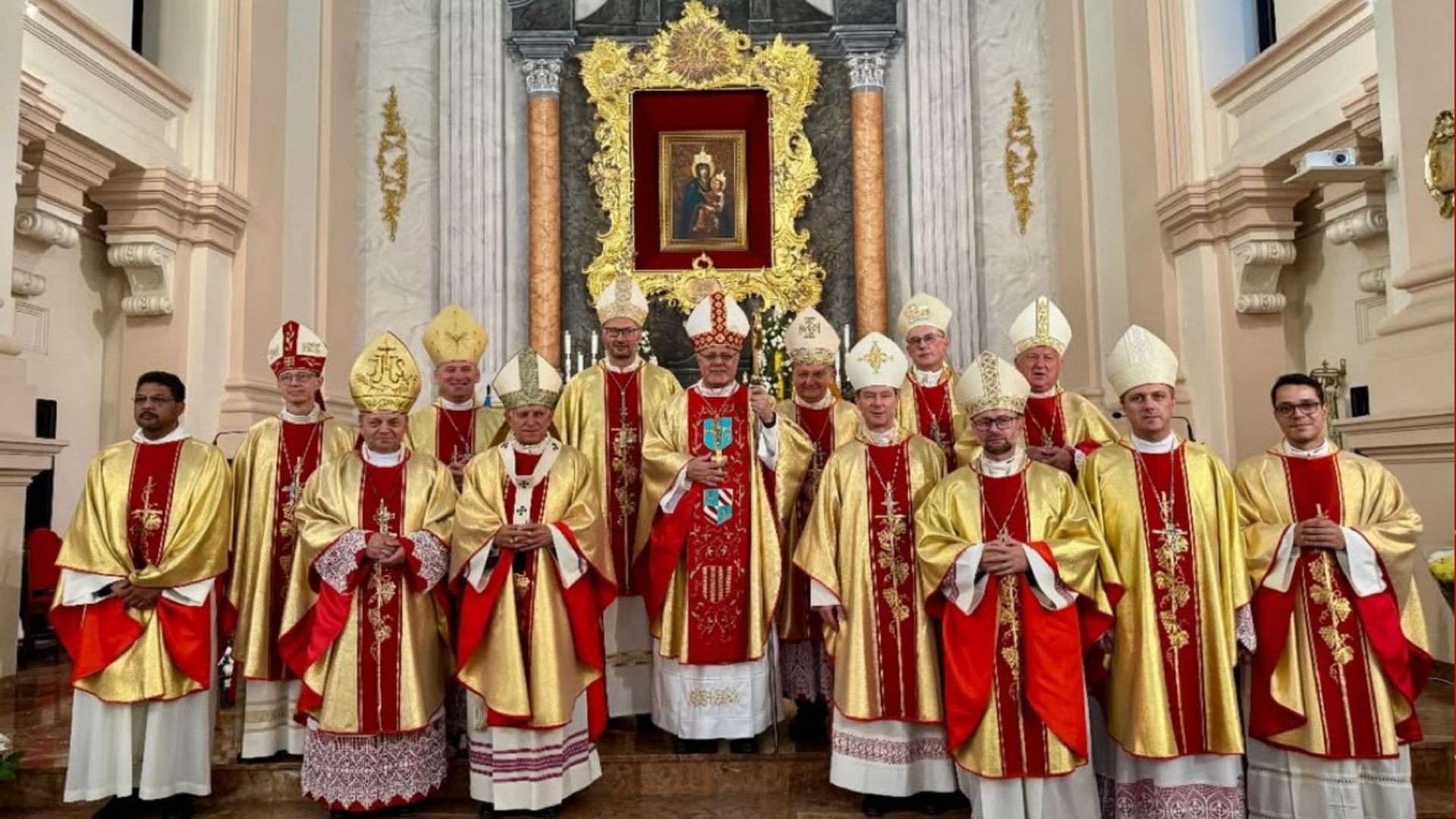 Em seu aniversário, arcebispo de Brasília celebra missa na Ucrânia