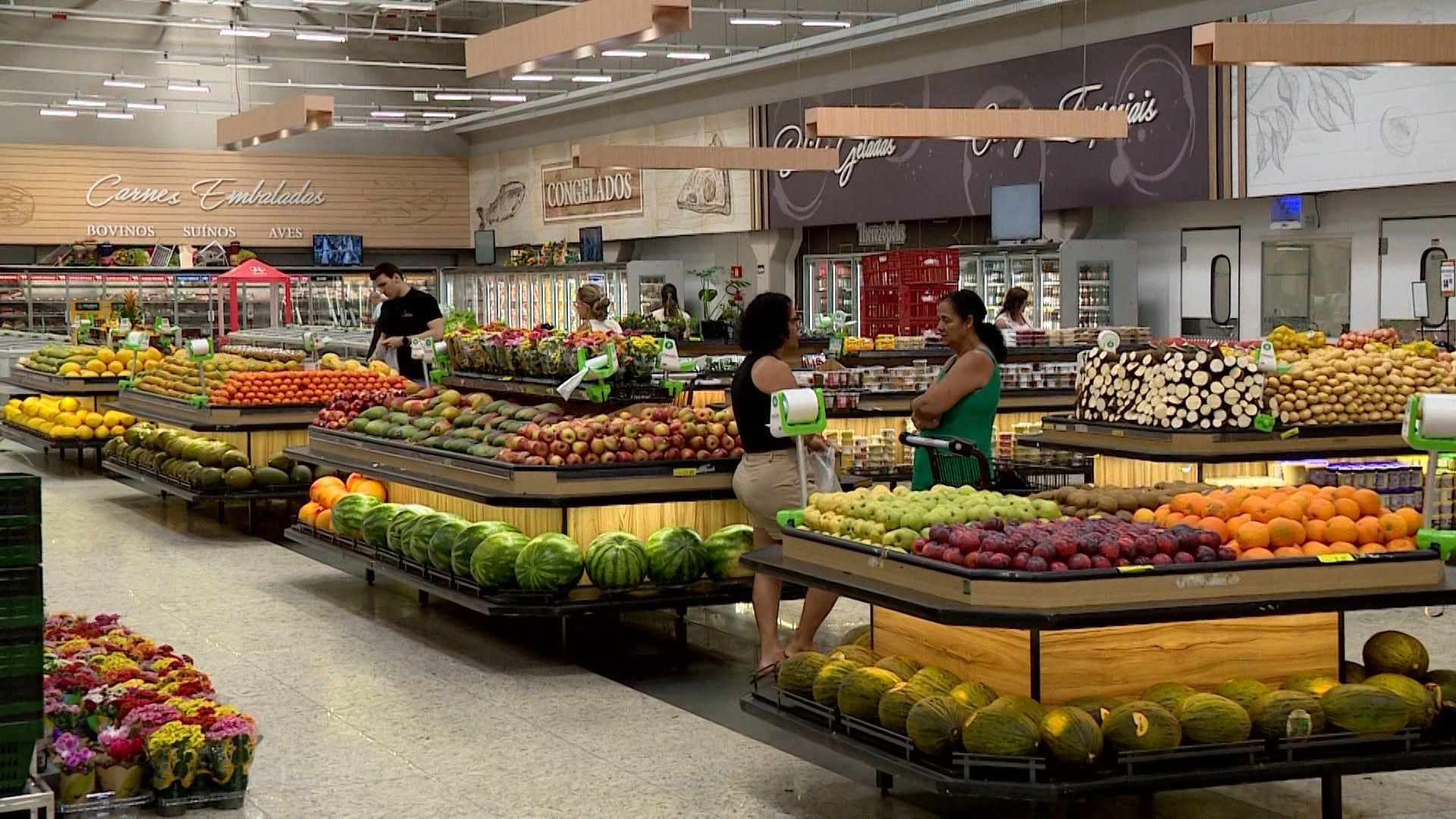 Preço dos alimentos: o que ficou mais caro e o que barateou na prévia da inflação de outubro