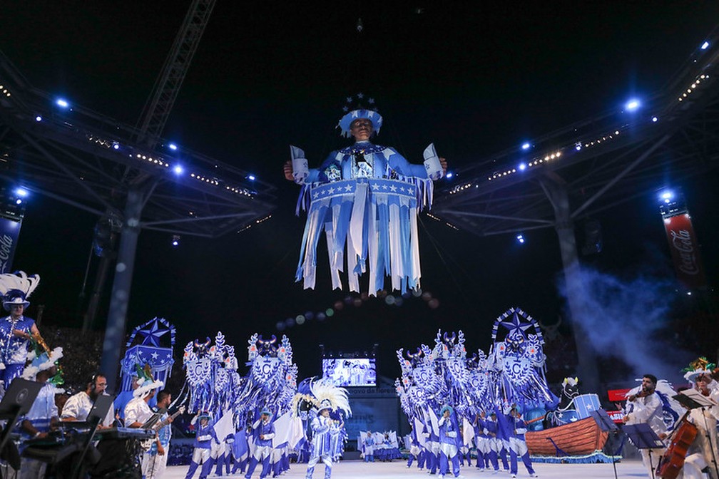 O boi Caprichoso encerrou a segunda noite do Festival Folclórico em Parintins — Foto: Secom