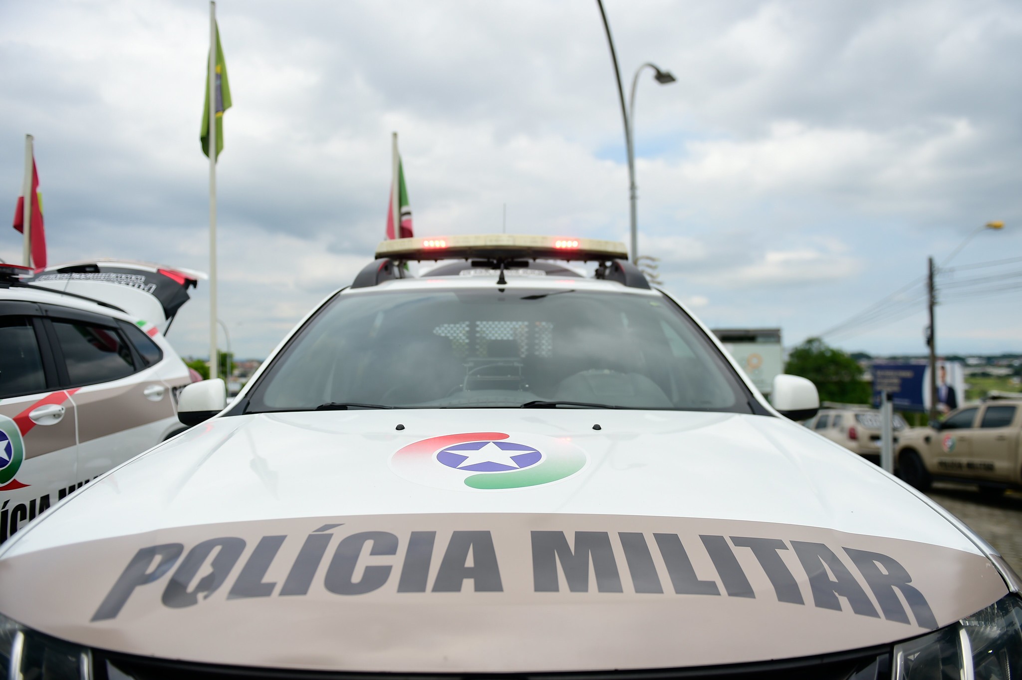 Homem preso por tentar invadir casa morre após passar mal em viatura da PM em SC