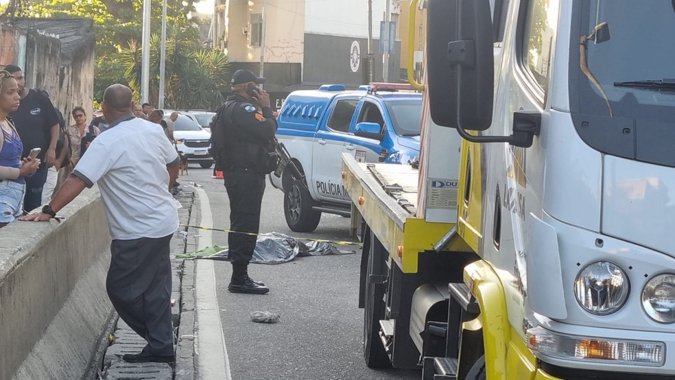 Duas pessoas morreram em tentativa de assalto na Linha Amarela — Foto: Betinho Casas Novas / TV Globo