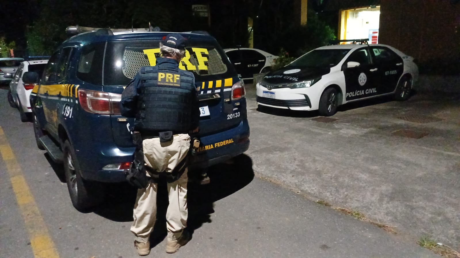 Foragido da Justiça por furto é preso na Via Dutra, em Itatiaia 