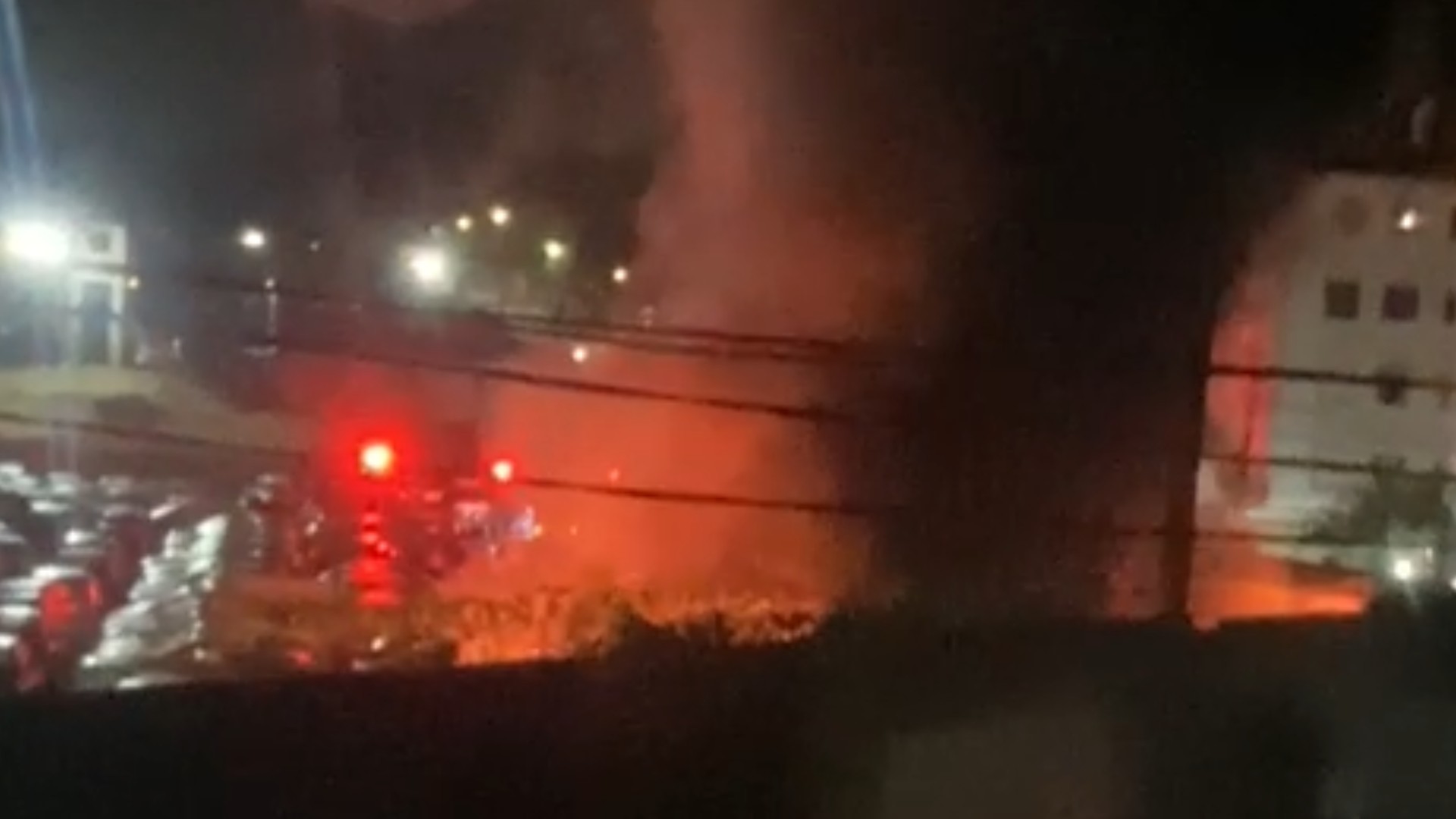 Incêndio atinge oito veículos em pátio de apreensão em Ferraz de Vasconcelos