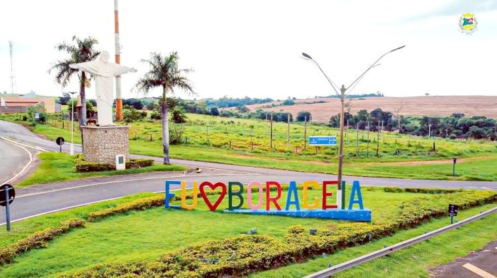 21 de 29
Trio el&eacute;trico e Cia de Dan&ccedil;a Swing.com agitam a Pra&ccedil;a da Matriz e o Lago Municipal &mdash; Foto: Prefeitura de Borac&eacute;ia
