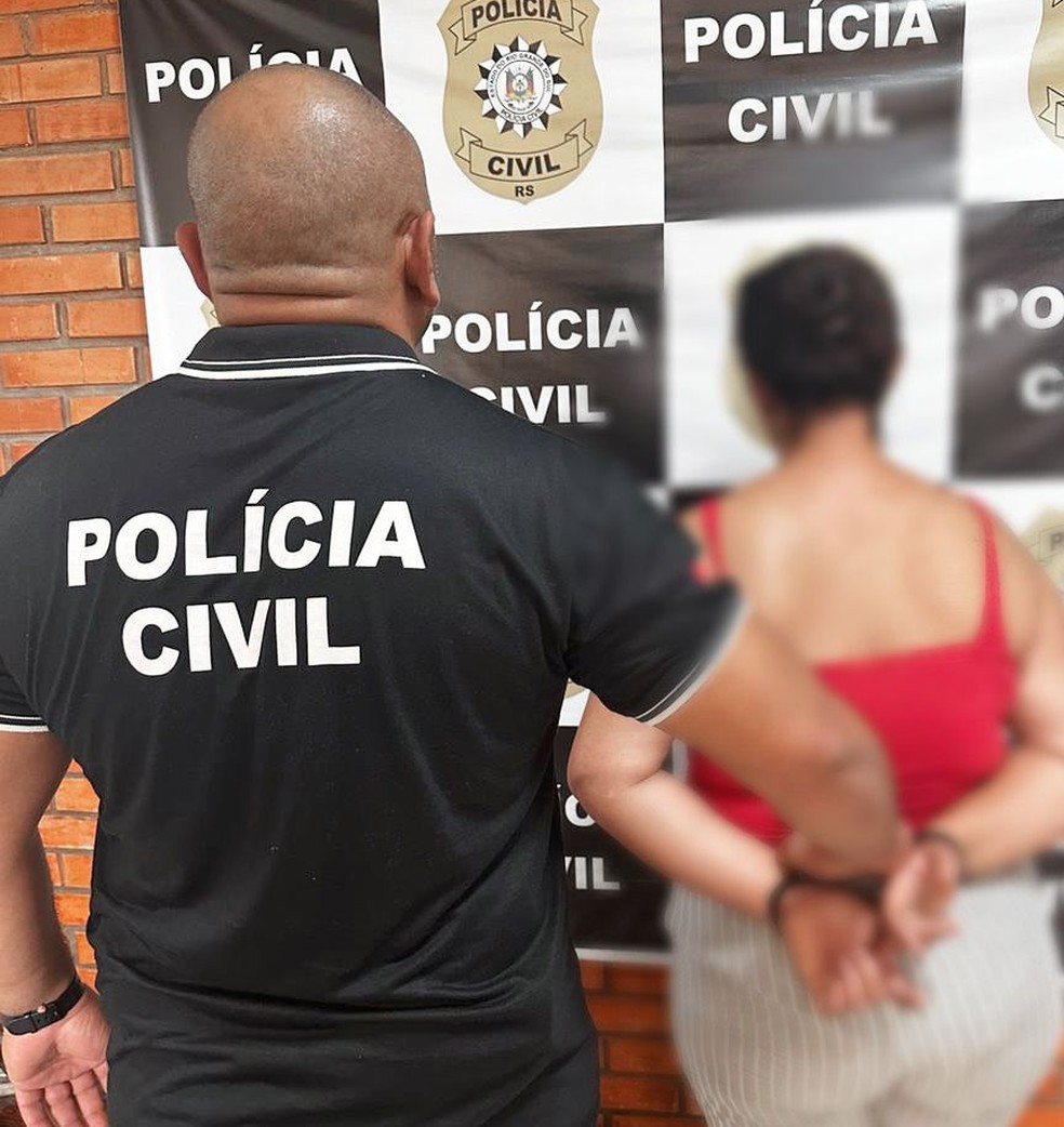 Mulher presa em Arroio dos Ratos por suspeita da morte do filho em 2008 — Foto: Polícia Civil/Divulgação