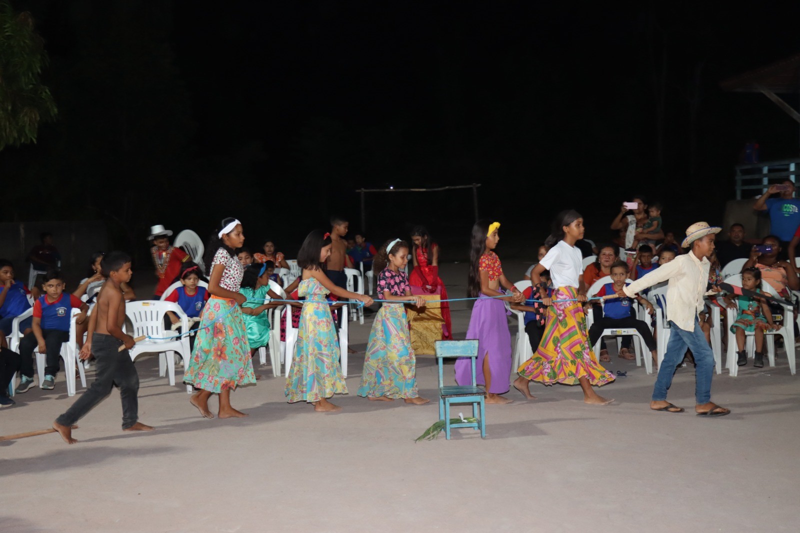 Noite cultural em alusão à consciência negra incentiva alunos do polo Castanhanduba a valorizar sua ancestralidade