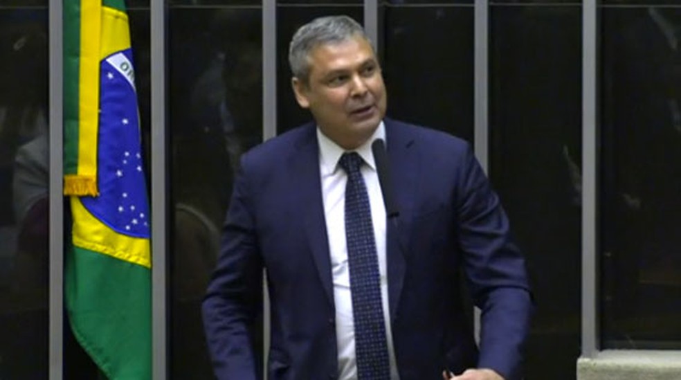 O deputado Lindbergh Farias discursa na Câmara — Foto: Reprodução/TV Câmara