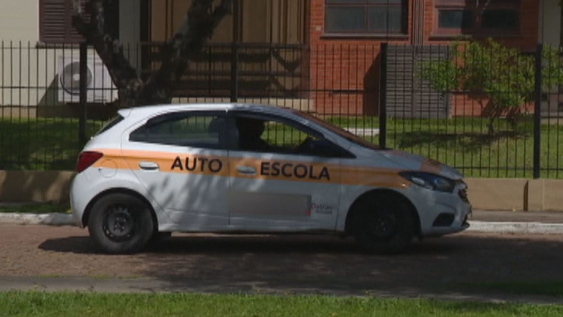 Instrutores autônomos, nova pontuação e uso de carro particular: mudanças para tirar CNH passam a valer no RS