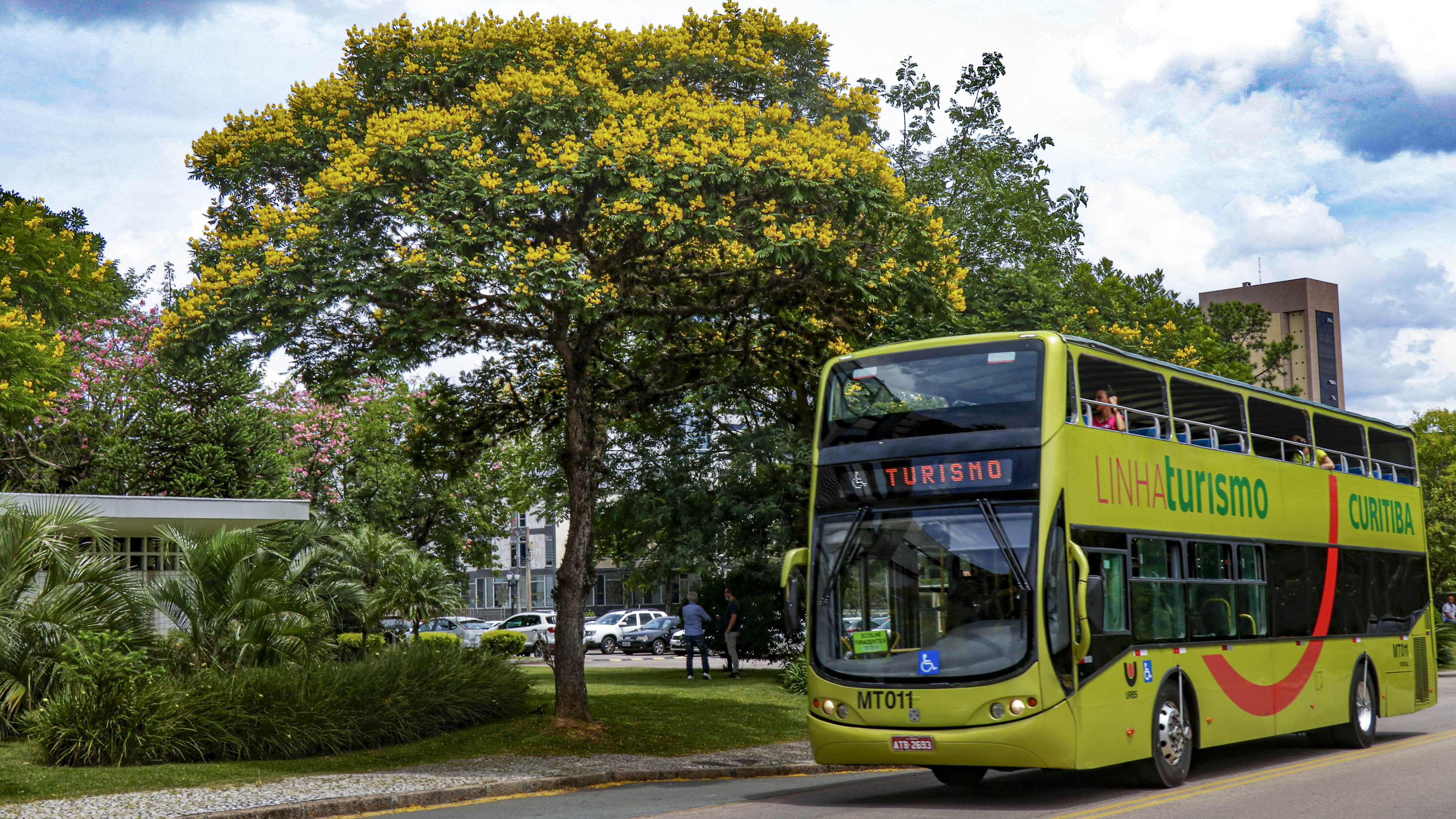 Linha Turismo terá tarifa de R$ 6 para moradores de Curitiba a partir desta segunda (17); entenda como funciona