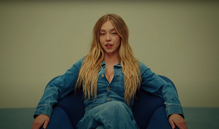 Sydney Sweeney: Como campanha com atriz virou alvo de críticas sobre eugenia e objetificação