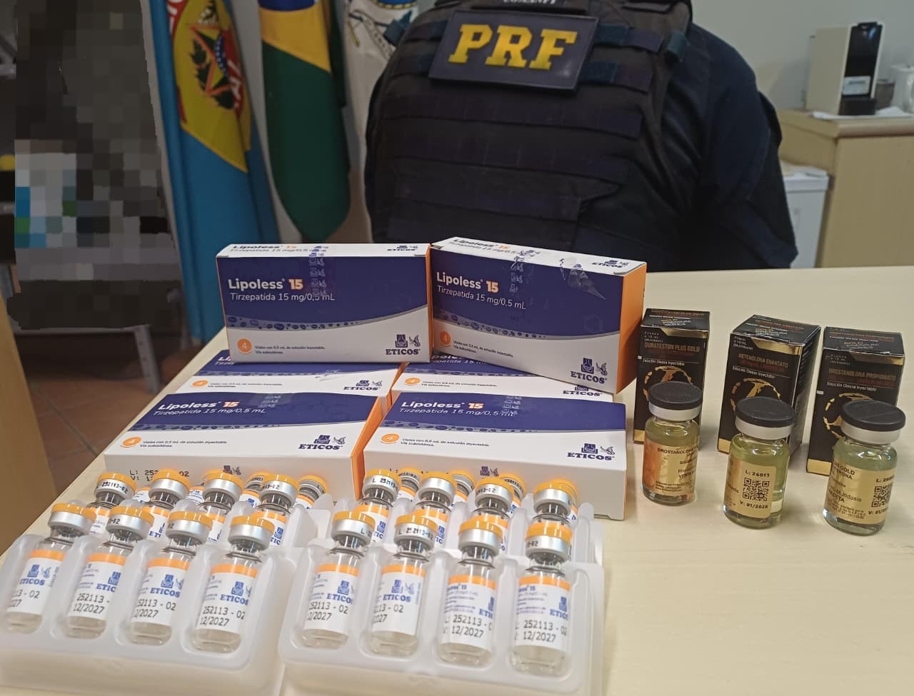 Dupla é presa com anabolizantes e remédio proibido na Via Dutra, em Piraí