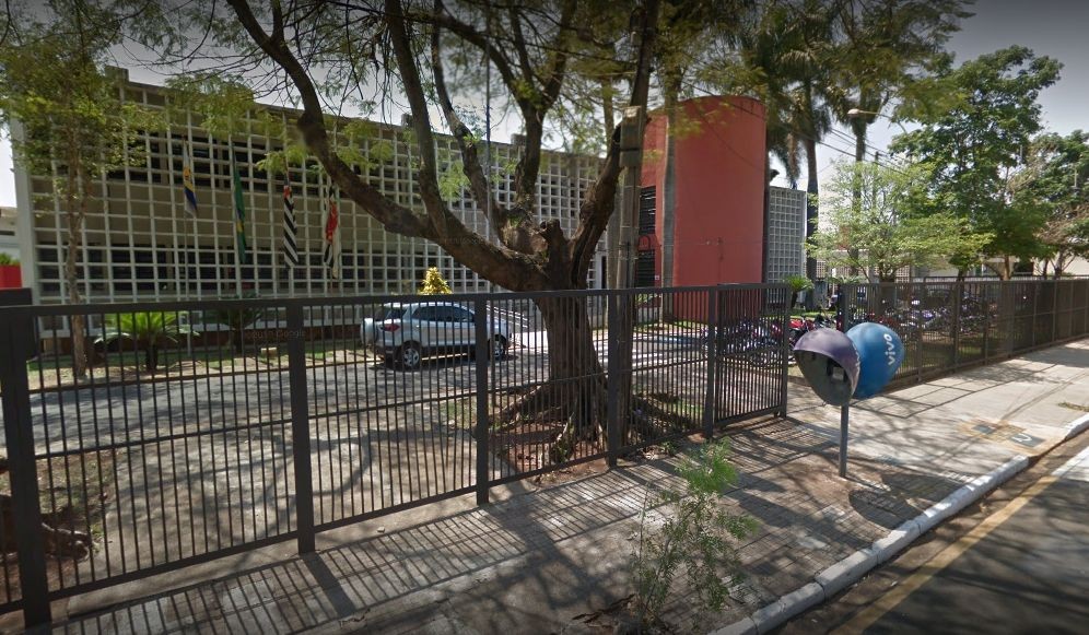 Réu é condenado a mais de 14 anos de prisão por matar homem em situação de rua por furto de celular no interior de SP 