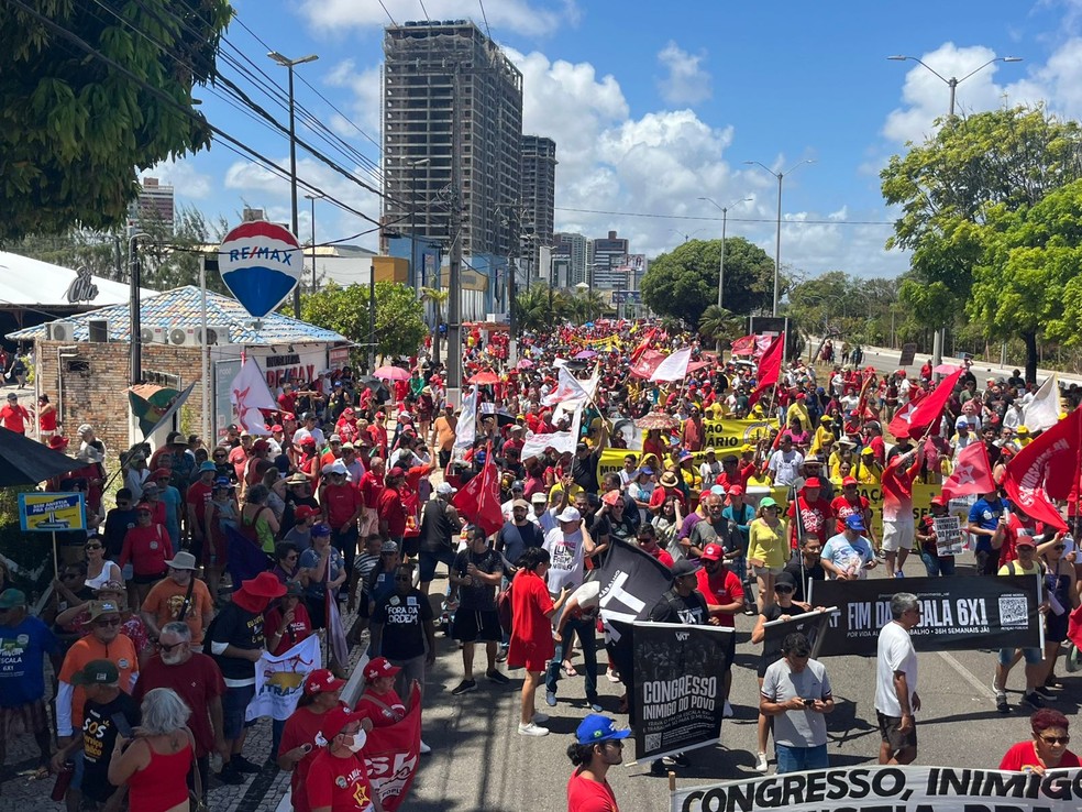 Manifestantes protestam em Natal contra PL da Dosimetria — Foto: Philipe Salvador/Inter TV Cabugi