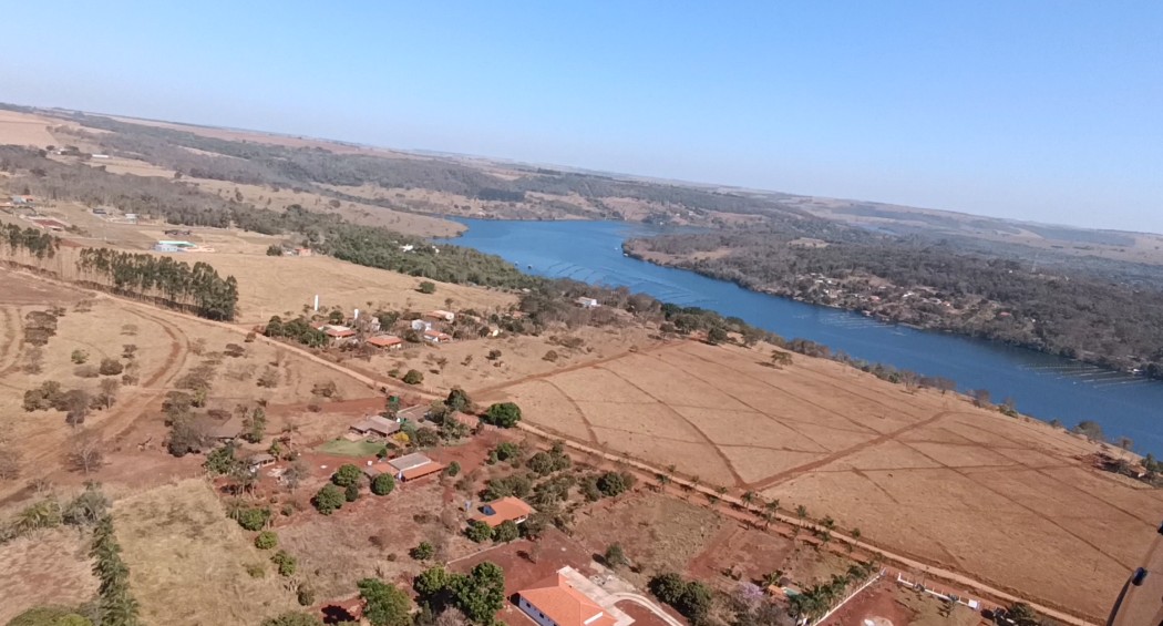 Lotes clandestinos, pontos de intervenção florestal e corte de árvores sem autorização são identificados em Uberlândia