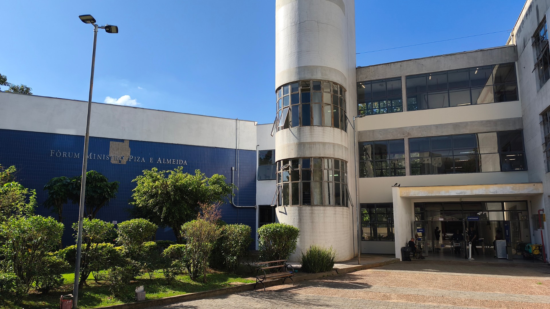 Justiça mantém indenização de R$ 50 mil a pais que tiveram que refazer velório após corpo de bebê ser trocado em unidade de saúde