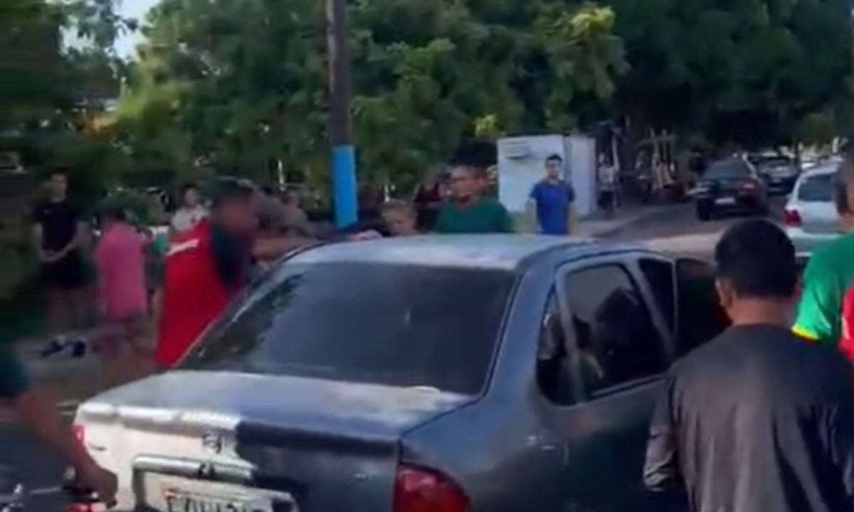 Homem é baleado com dez tiros enquanto dirigia no bairro Cachoeirinha, na Zona Sul de Manaus