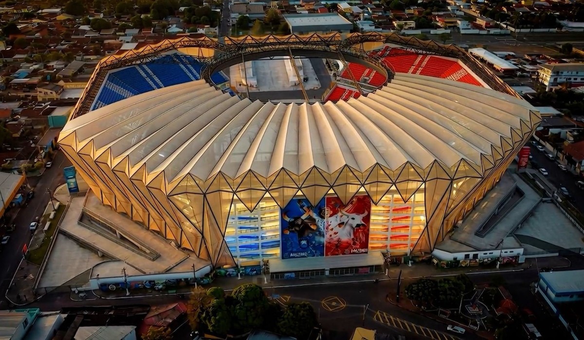Parintins recebe audiência pública em maio sobre obras no Bumbódromo; veja como participar