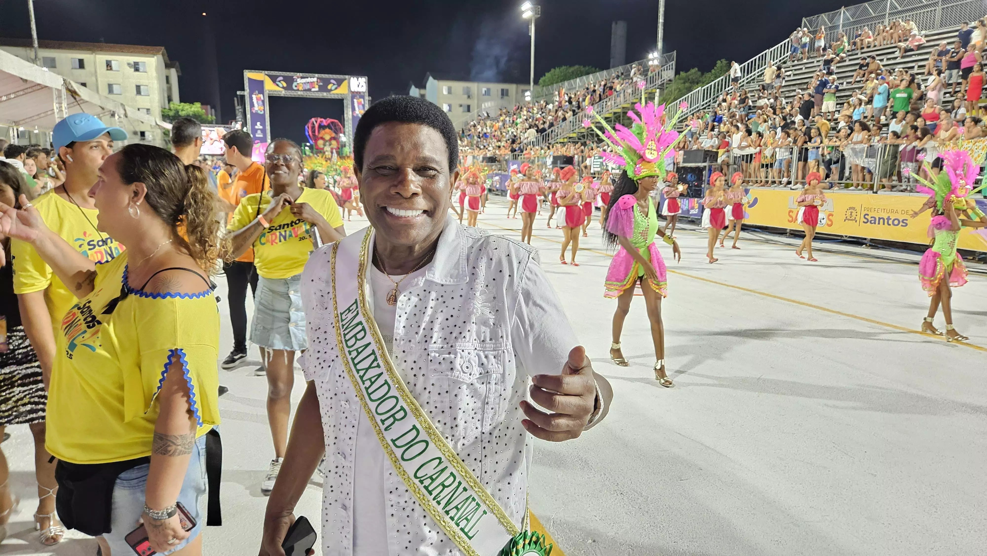 Prestes a se despedir da Sapucaí, Neguinho da Beija-Flor vai continuar no Carnaval de Santos, SP