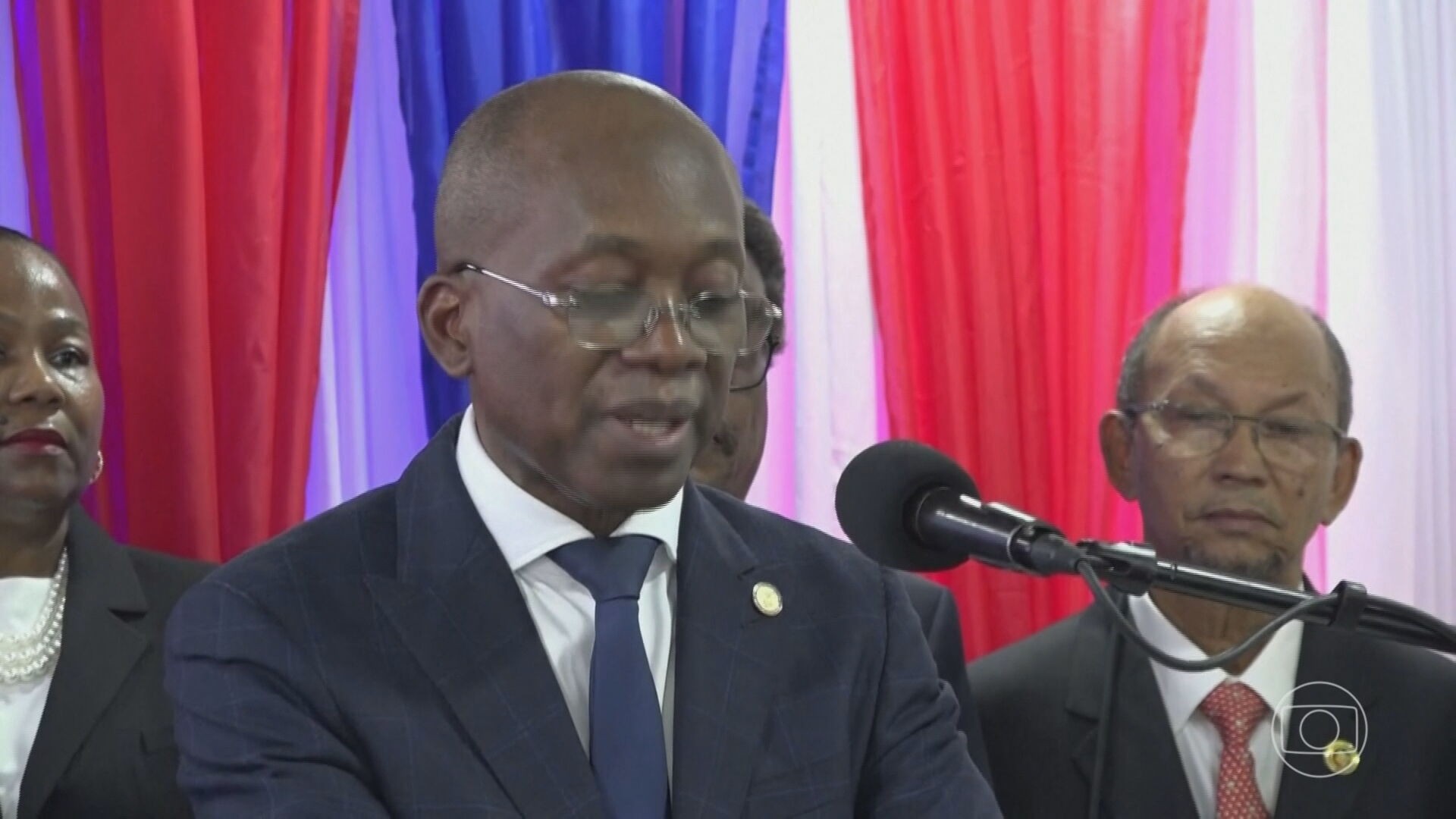 Haiti tem novo governo após meses de instabilidade e violência