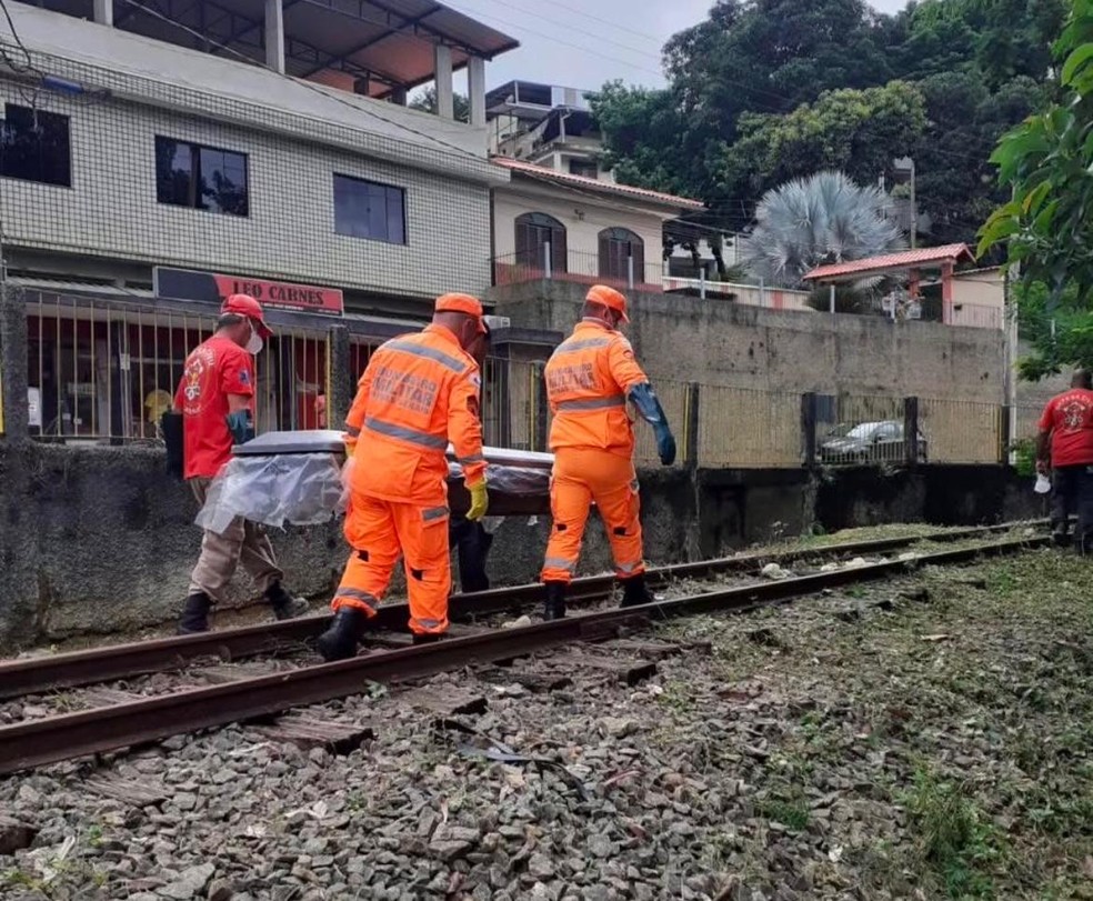 Autópsia será realizada em Juiz de Fora para investigar as causas da morte — Foto: Corpo de Bombeiros/Divulgação