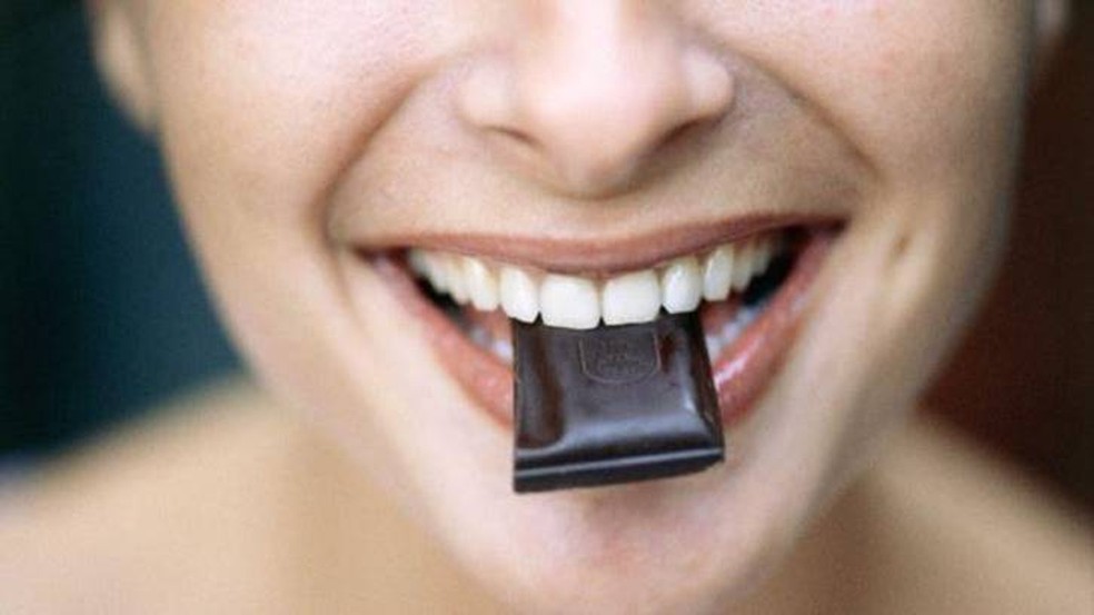 Chocolate amargo é uma excelente fonte de ferro — Foto: GETTY IMAGES via BBC