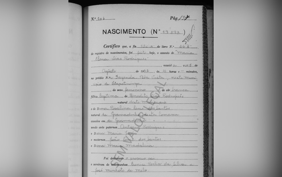 Registro do nascimento de Maria Helena Dias, menina de Itapetininga que é considerada santa — Foto: Arquivo pessoal/José Luiz Nogueira