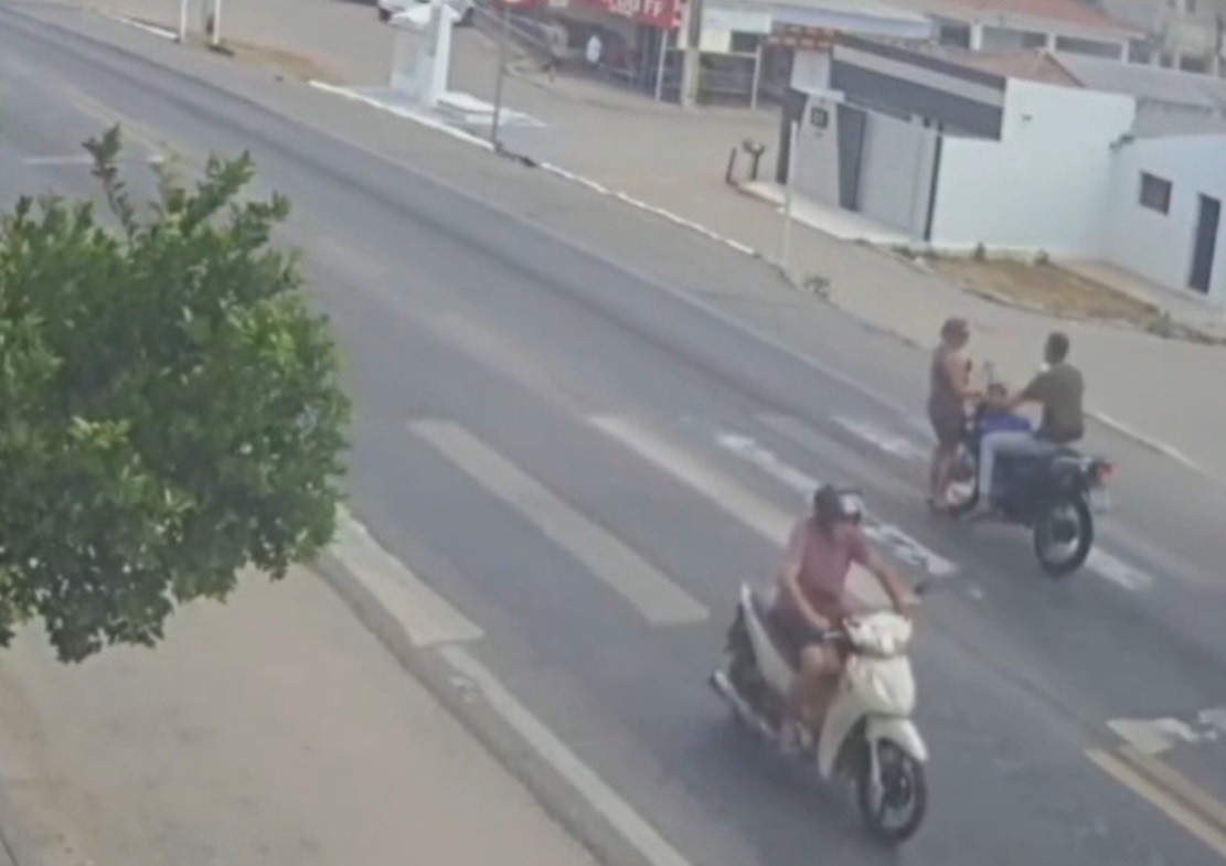 Idosa morre atropelada por motocicleta ao atravessar faixa de pedestres na BR-230, no Sertão da PB