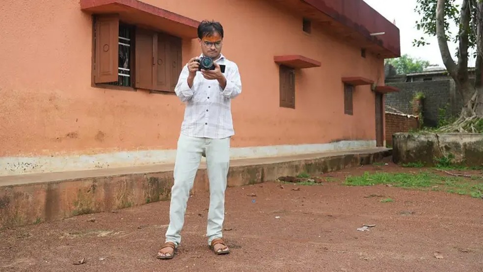 Os vídeos de Jai Varma sobre a vida na Índia rural atraíram audiências de todo o mundo — Foto: Suhail Bhat