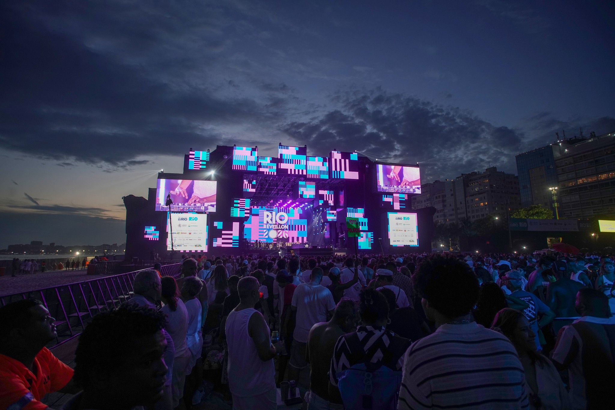 Acompanhe a festa de Ano Novo no Rio de Janeiro