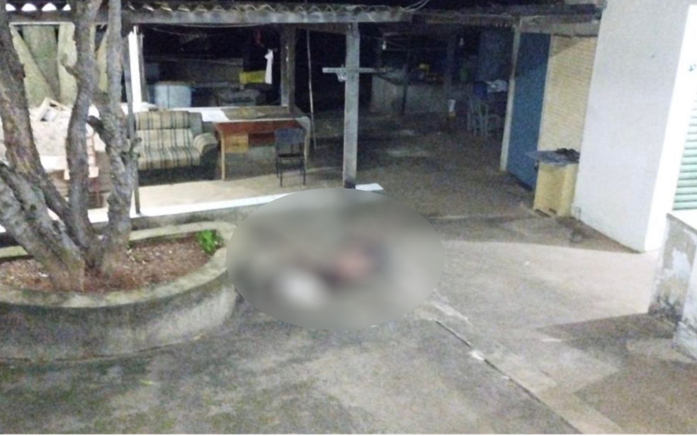 Corpo de Leandro Nunes foi encontrado no quintal de uma casa, em Bela Vista de Goiás — Foto: Divulgação/PM