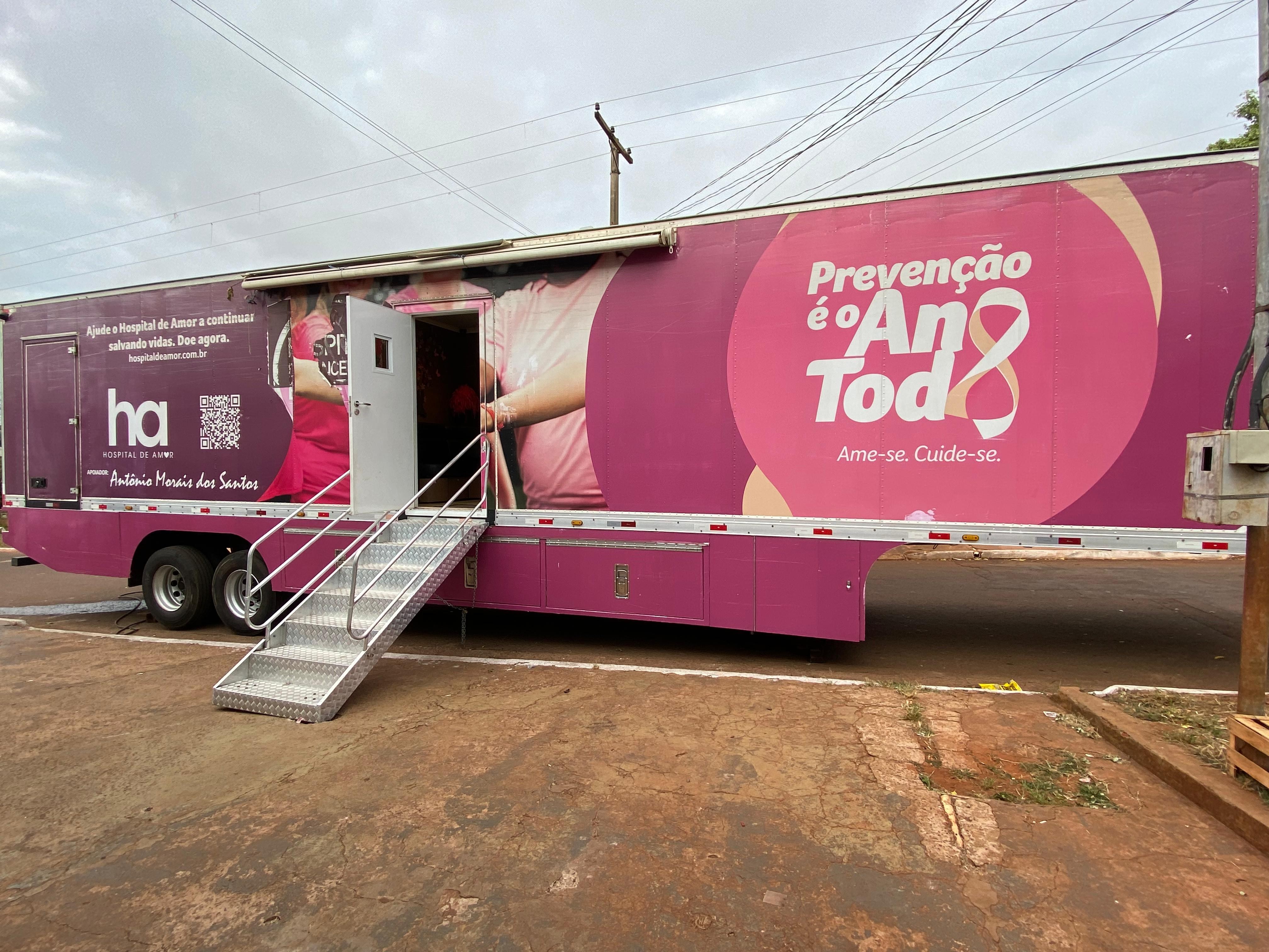 Carreta do Amor oferece mamografia de graça na Comunidade Tia Eva