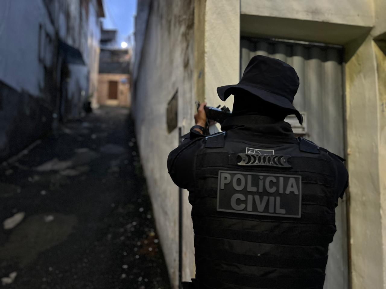 Cinco suspeitos de integrar grupo criminoso são presos na BA e no RJ