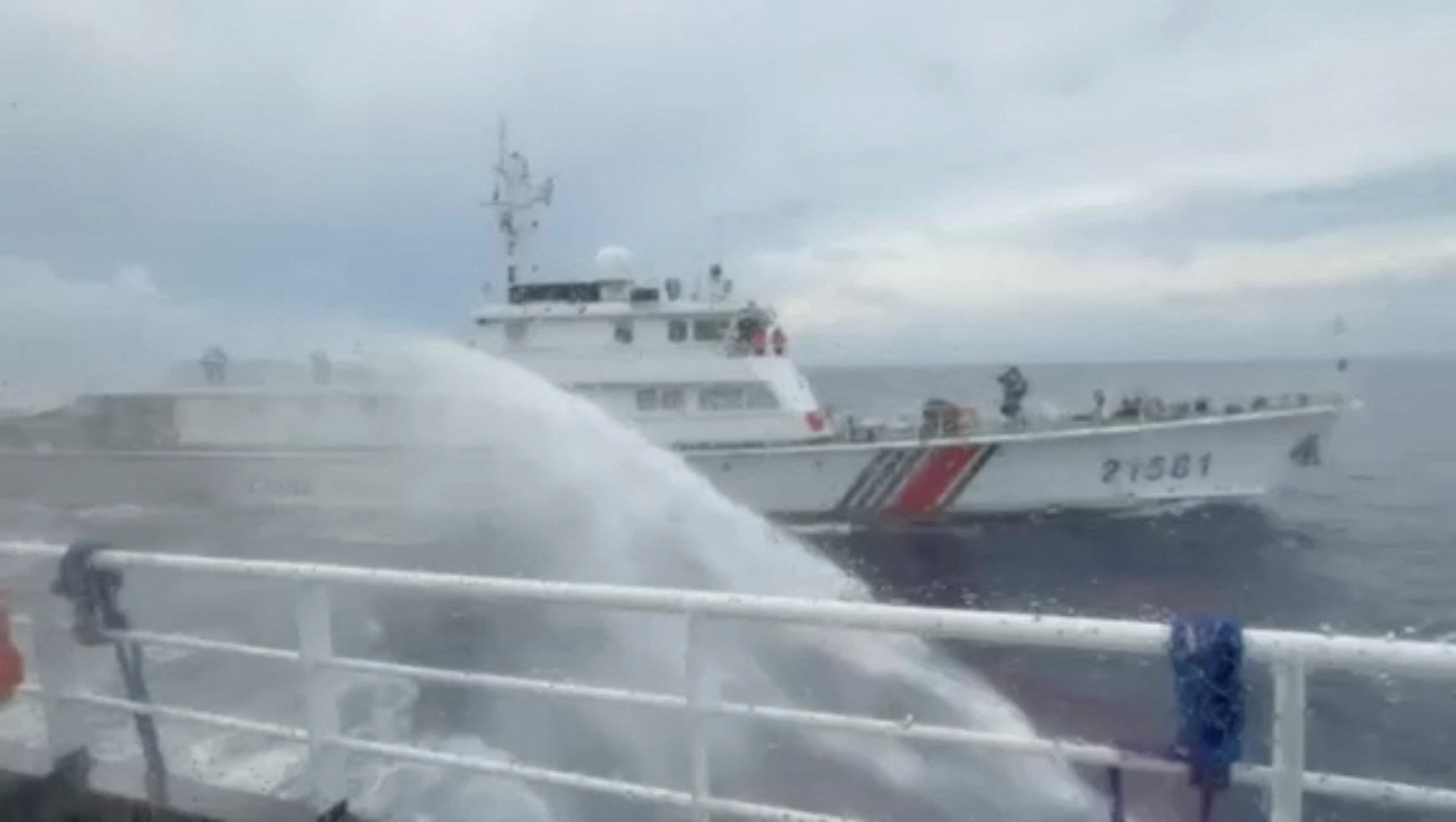 Navio afunda no Mar da China Meridional e 23 seguem desaparecidos