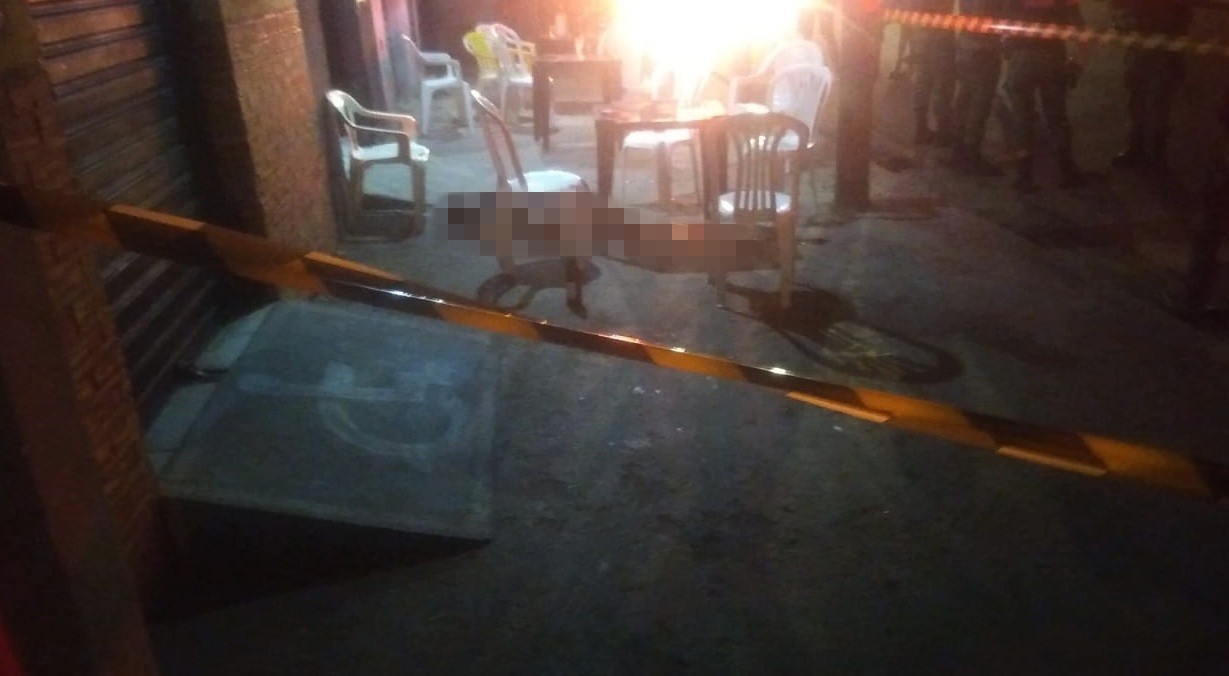 Homem é morto a tiros dentro de bar na Zona Sul de Teresina